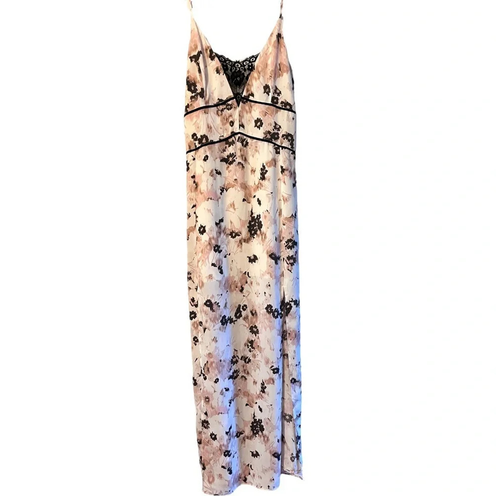 Dynamite Maxi  Dress - Picture 5 of 6